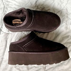 Cushionaire platform slippers